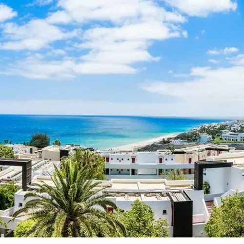 Fuerteventura: onde e spiagge volo + hotel + corso di surf + Noleggio Auto da €665,00